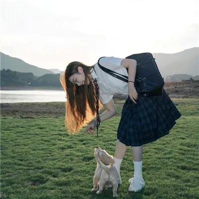 连体 海报